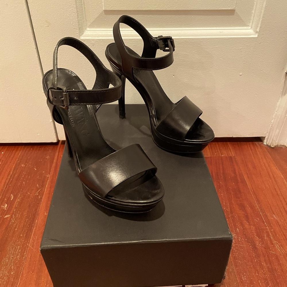 Vera Wang black platform sandals